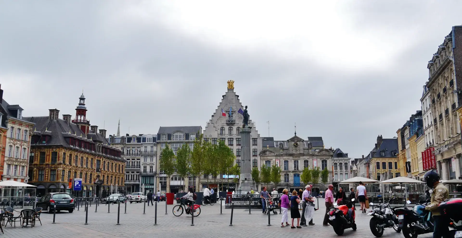 The Grand Place in Lille, lined with Flemish-style facades